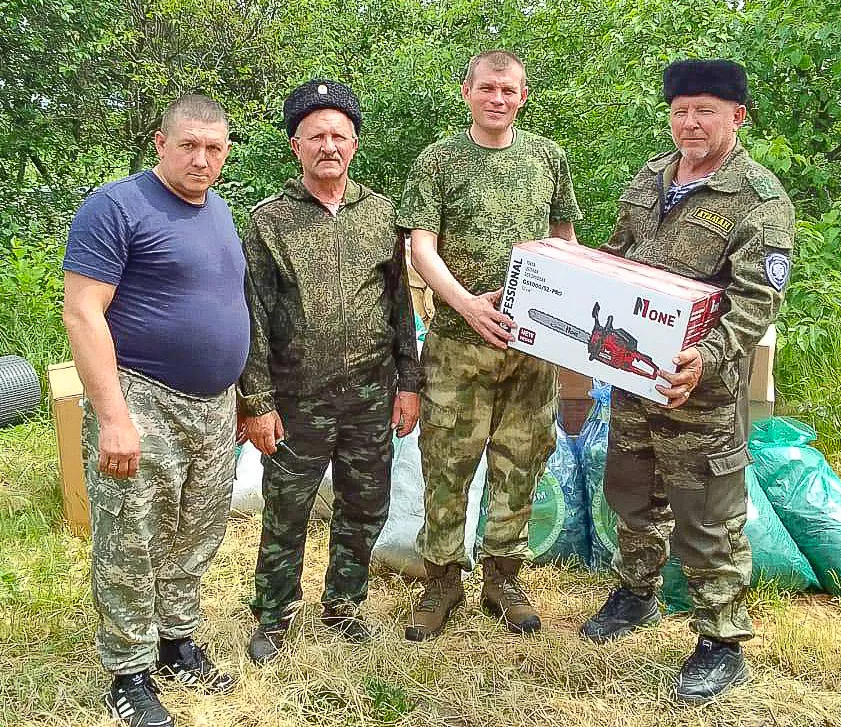 4 Павлов с казаками на передовой.jpg