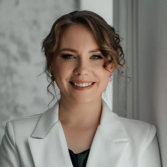 Яна Казакова