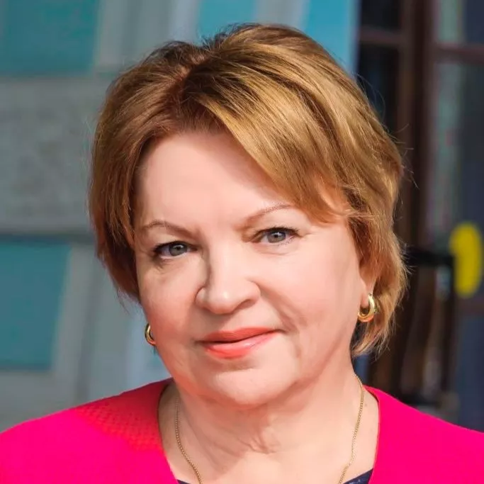 Попова.jpg