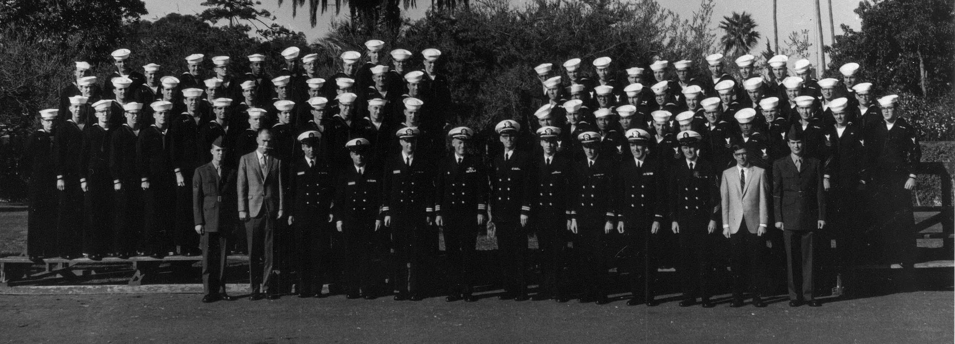 USS_Pueblo_crew_(January_1969).jpg