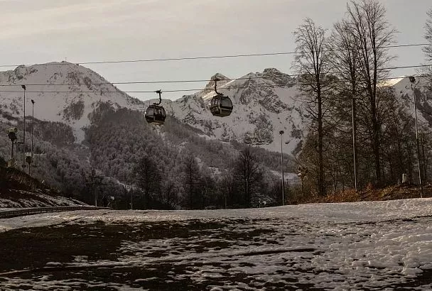 Плюсовая температура установилась горнолыжном курорте под Сочи