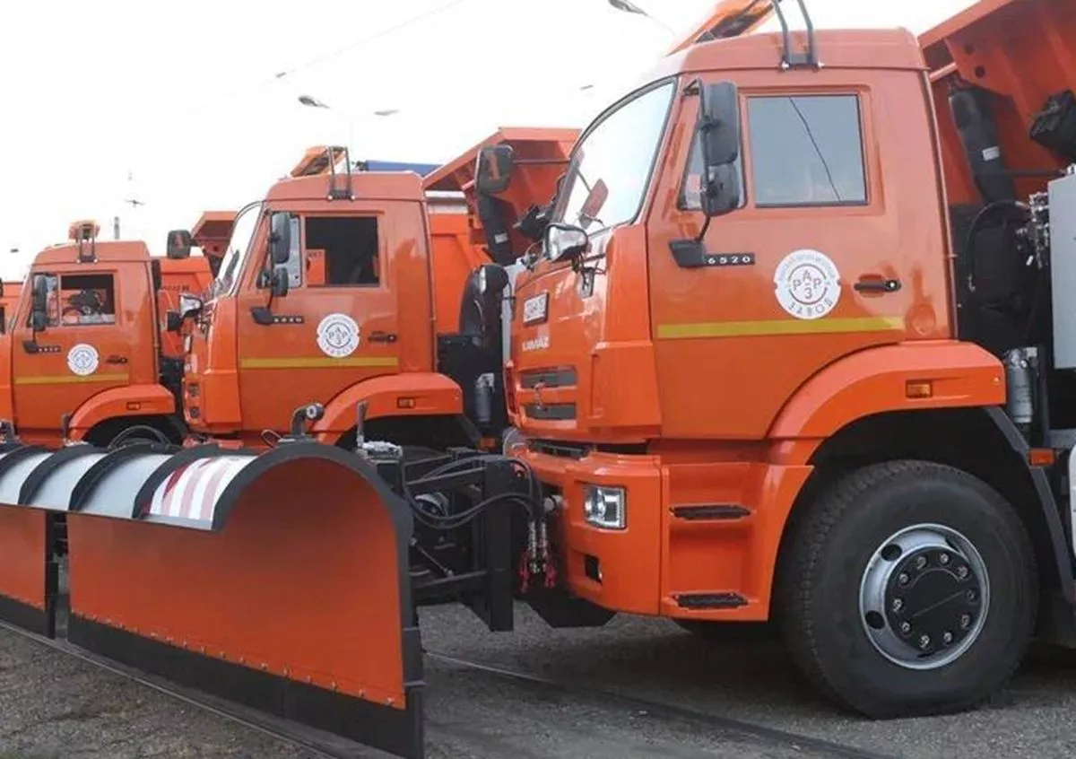 Спецтехнику подготовили в Краснодаре к грядущей непогоде: она будет дежурить у мостов и путепроводов