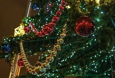 Краснодарцы рассказали, сколько планируют потратить на новогодние украшения