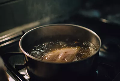 Как отварить куриную грудку, чтобы она была сочной и мягкой