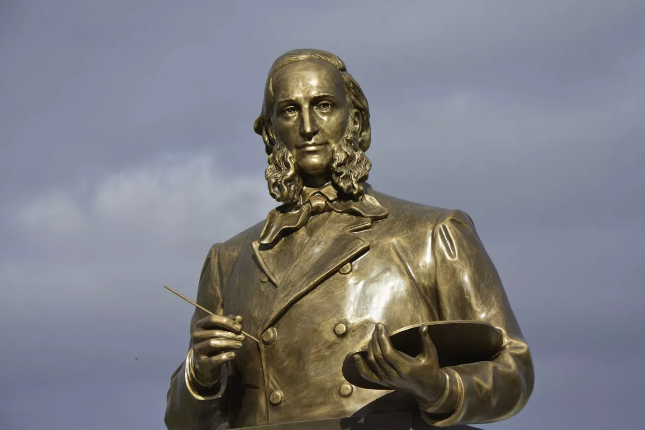 Крым хочет принять и восстановить демонтированный в Карабахе памятник Айвазовскому