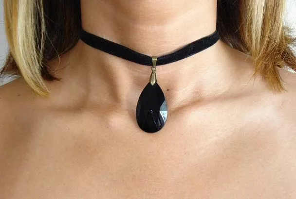 Какие натуральные минералы надежно защищают здоровье своего владельца