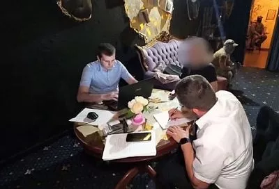 Супружеская пара организовала притоны с проститутками в массажных салонах Краснодара