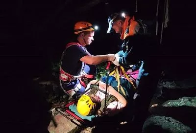 Спасатели оказали помощь травмированной туристке в Геленджике