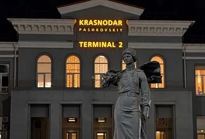 В аэропорту Краснодара прокомментировали информацию о задержке пассажиров в зоне прилета