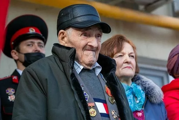 Вениамин Кондратьев поздравил ветерана Великой Отечественной войны из Анапы со 105-летием