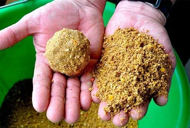 Карась весной дуреет от этой прикормки: 2 простых, но рабочих рецепта 