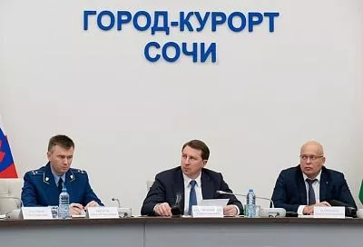 В Сочи обсудили усиление мер безопасности в условиях действия режима среднего уровня реагирования