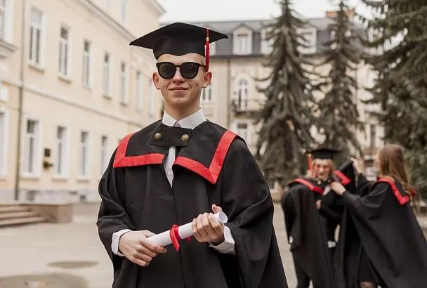 Ученые создали ИИ-тренажёр, который поможет выпускникам вузов конкурировать с нейросетями