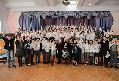 Татьяна Голикова и Сергей Кириенко в рамках Международного форума добровольцев посетили школы Сочи