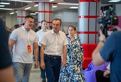 Губернатор Кубани Вениамин Кондратьев посетил краевой молодежный праздник в Краснодаре