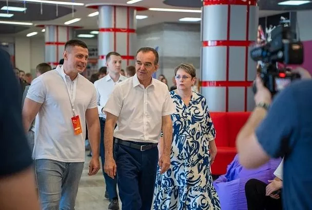 Губернатор Кубани Вениамин Кондратьев посетил краевой молодежный праздник в Краснодаре