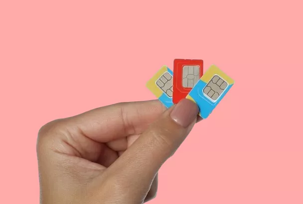 Паспорт, биометрия и личный кабинет на «Госуслугах»: какие еще правила покупки SIM-карты для иностранцев появились в России в 2025 году