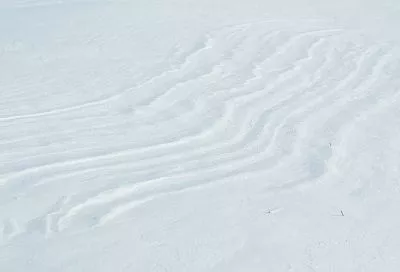 Сугробы выше человеческого роста: более полуметра снега намело за сутки в горах под Сочи