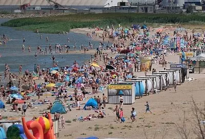 Более 300 объектов размещения и 11 доступных пляжей работают в Ейске