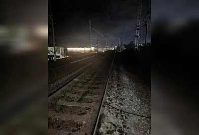 Пьяный житель Сочи попал под электричку и выжил