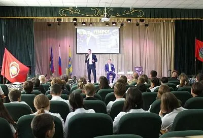 В Калининском районе обсудили развитие Ассоциации ветеранов СВО и военно-патриотическое воспитание молодежи