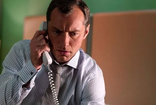 Джуд Лоу в роли водителя‑беглеца: Riff Raff Entertainment анонсировала новый криминальный боевик