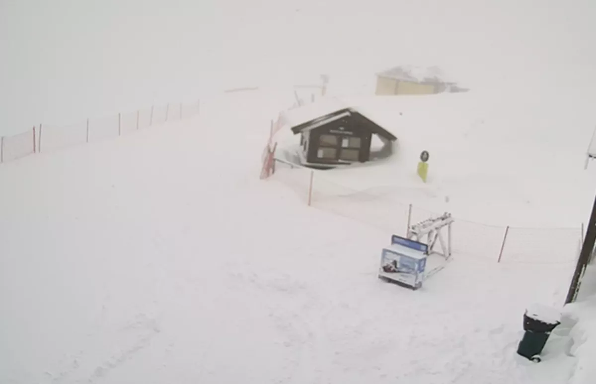 Зима задержалась в горах под Сочи: 10 сантиметров свежего снега выпало на вершинах