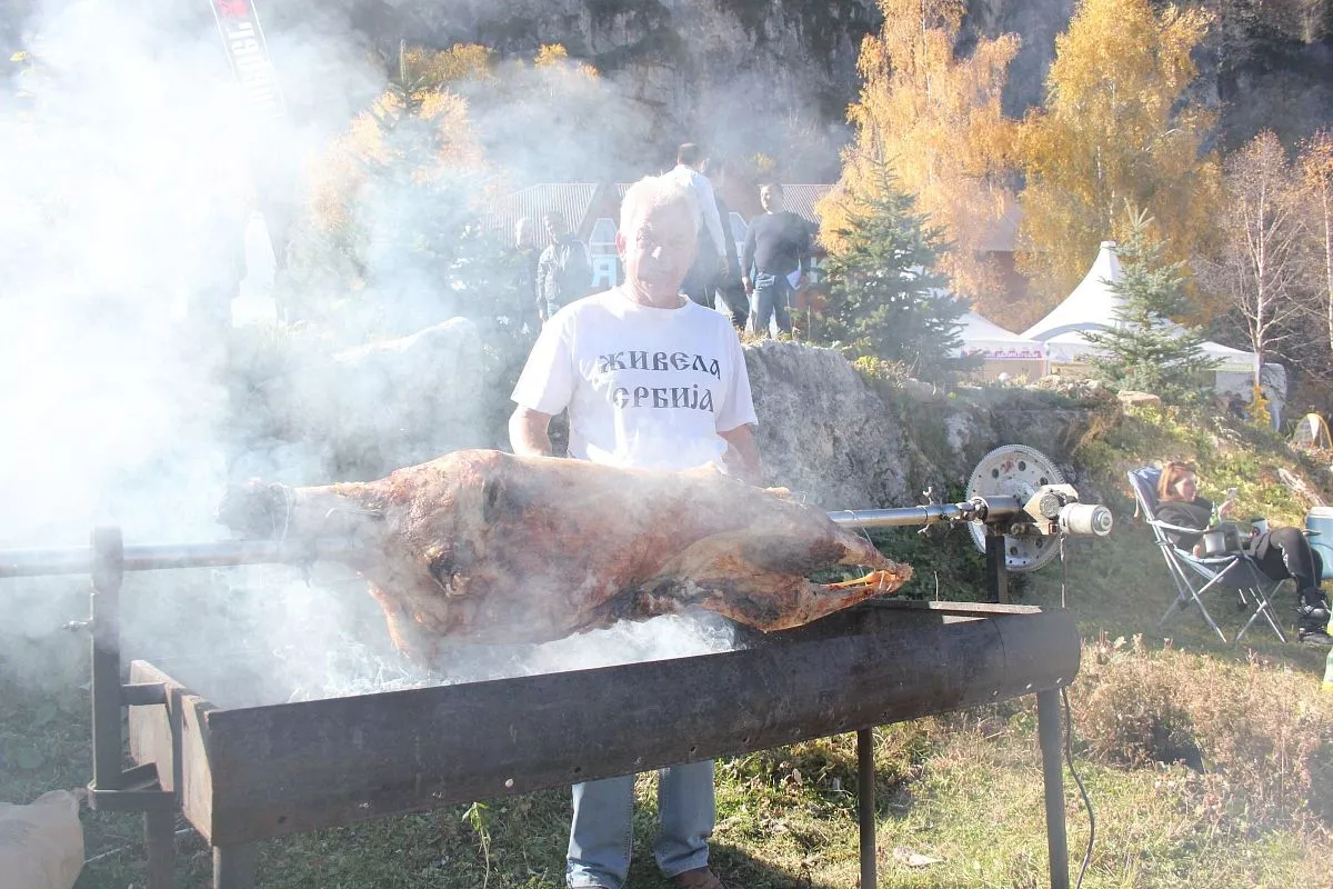 Фестиваль проводится уже четвертый год подряд министерством курортов, туризма и олимпийского наследия Краснодарского края. Фестиваль проводится уже четвертый год подряд министерством курортов, туризма и олимпийского наследия Краснодарского края.