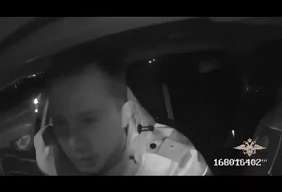 В Анапе полицейские применили табельное оружие для задержания пьяного водителя иномарки