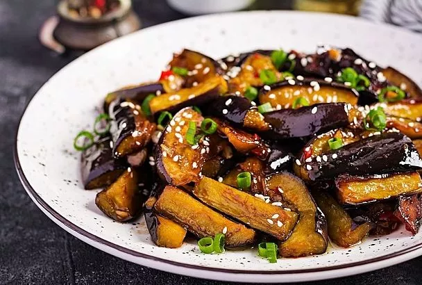 Баклажаны по-корейски: пальчики оближешь! Готовим пикантную закуску на зиму легко