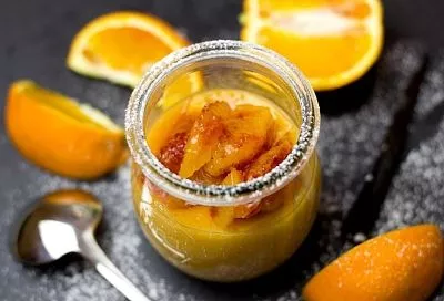 Варю густой апельсиновый джем по всем правилам и получается в сотни раз вкуснее, чем популярное у блогеров быстро и «сырое» варенье. Рецепт, который никогда не подводит