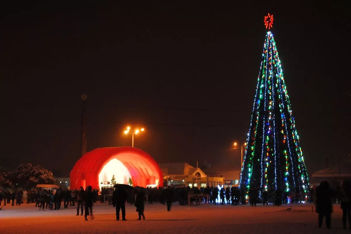 Главная ёлка Белореченска Главная ёлка Белореченска