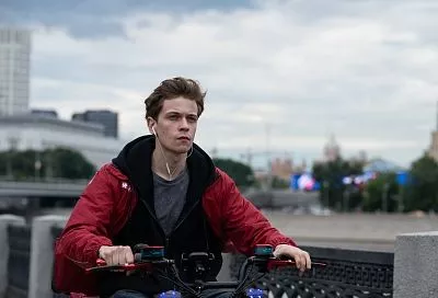 «Курьер» возвращается: в Москве завершились съемки новой экранизации повести Шахназарова
