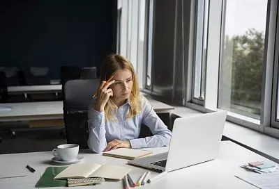 Психолог дала совет, как плавно вернуться к работе после праздников