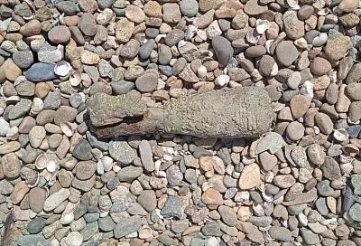 Жители Ейского района нашли на побережье Азовского моря ржавую мину времен войны