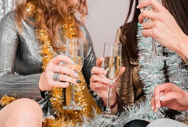 У каждого второго опрошенного краснодарца будет новогодний корпоратив