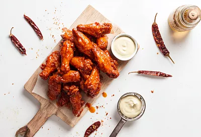 Крылышки «Баффало» дома: острые и сочные