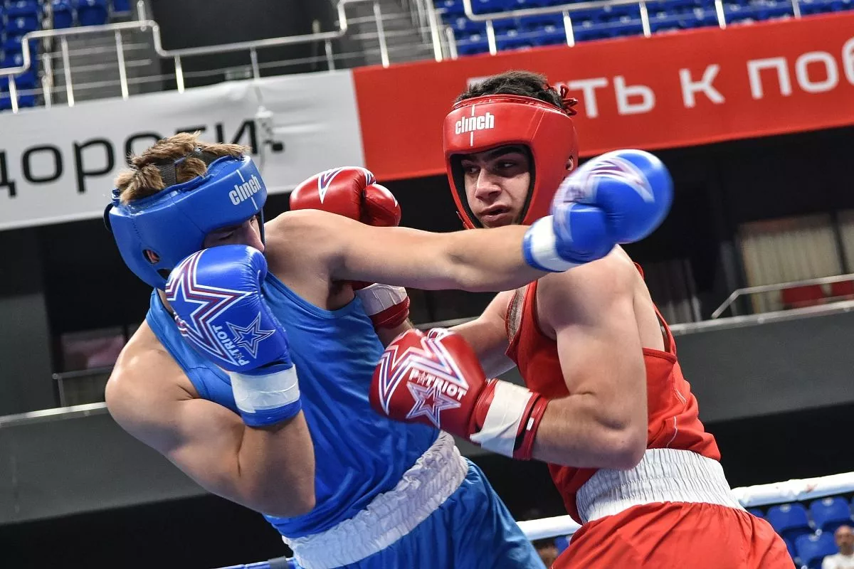 В школьных спортивных клубах на Кубани занимаются 208,6 тысячи ребят.