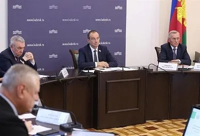 Юрий Бурлачко: «Вовлечение в оборот земель сельхозназначения – это наша общая задача»