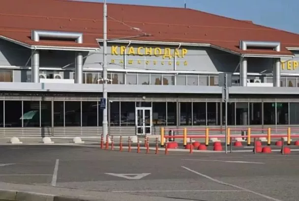 Более 40 рейсов задерживаются в аэропорту Краснодара после ограничений работы