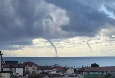 Синоптики предупредили о смерчах над морем на побережье Краснодарского края