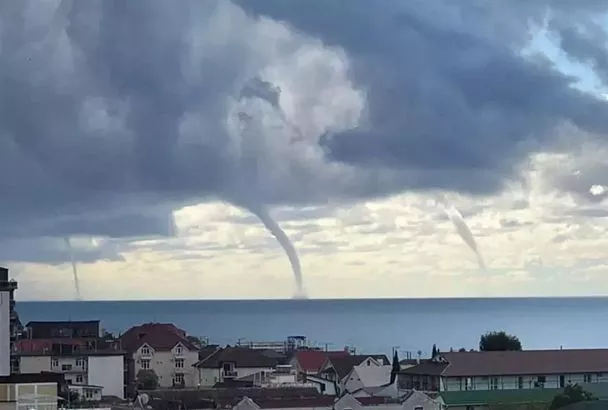 Синоптики предупредили о смерчах над морем на побережье Краснодарского края