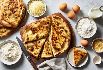 Быстрый пирог «Пятиминутка» с сырной начинкой на кефире