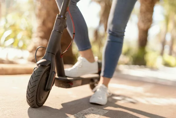 В России запускают ИИ-платформу для слежки за нарушителями на электросамокатах