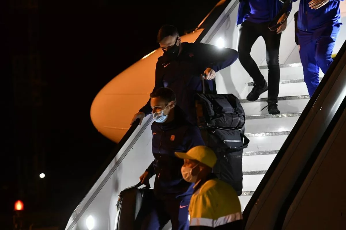 Футболисты "Челси" прилетели в Краснодар Футболисты "Челси" прилетели в Краснодар