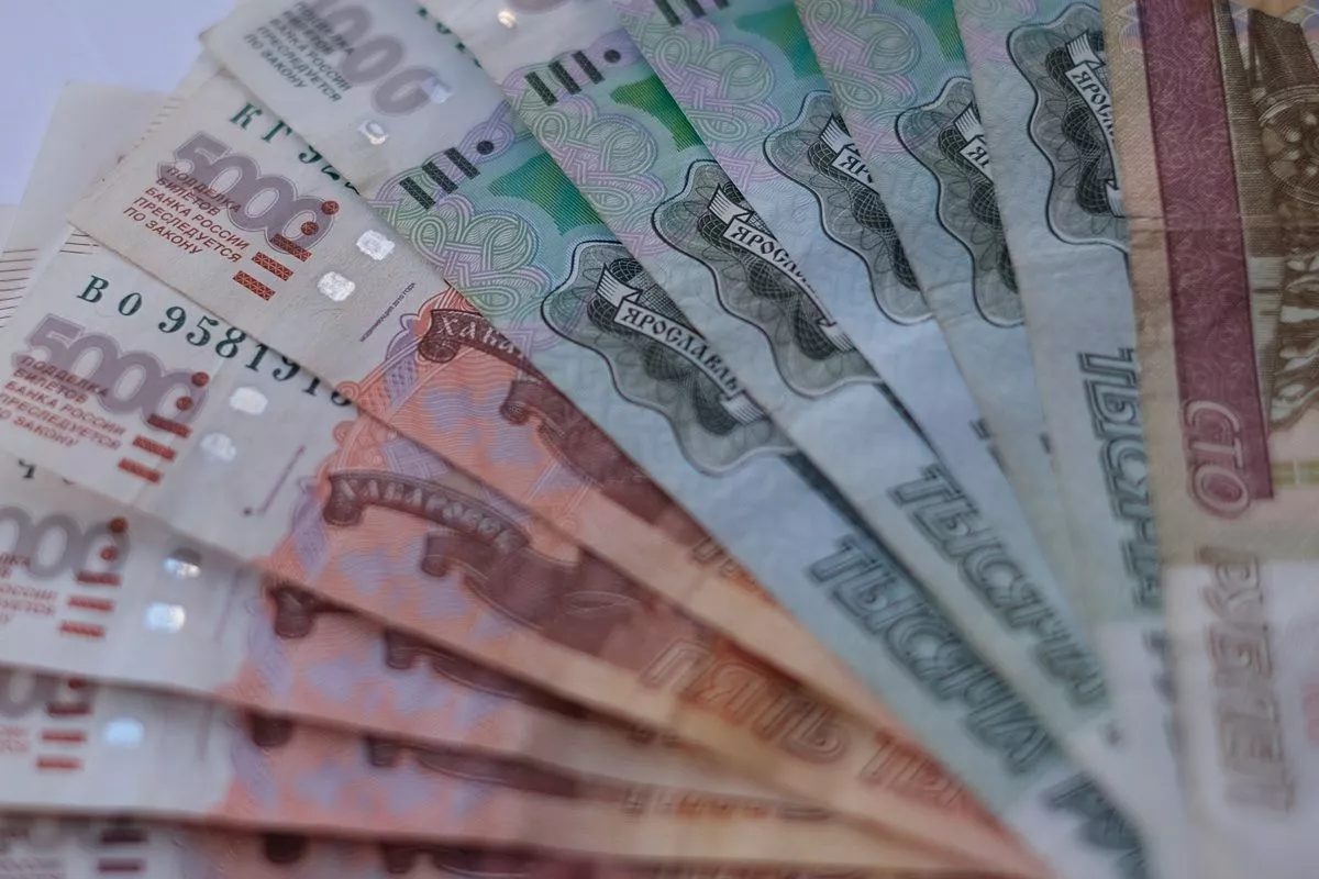 Назван процент жителей Кубани, имеющих ежемесячную зарплату более 200 тысяч рублей