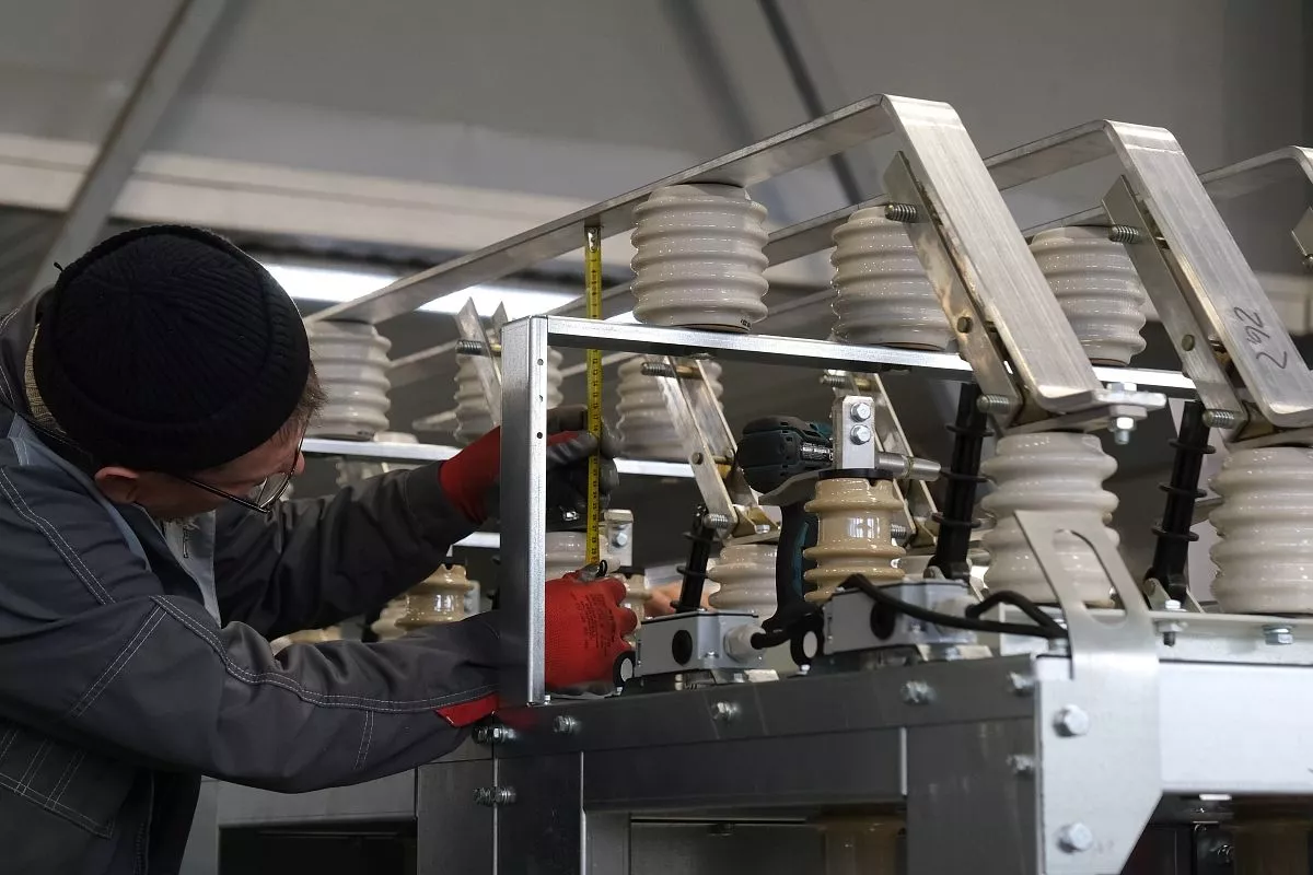 При сборке электрощитового оборудования используются комплектующие российского производства. 