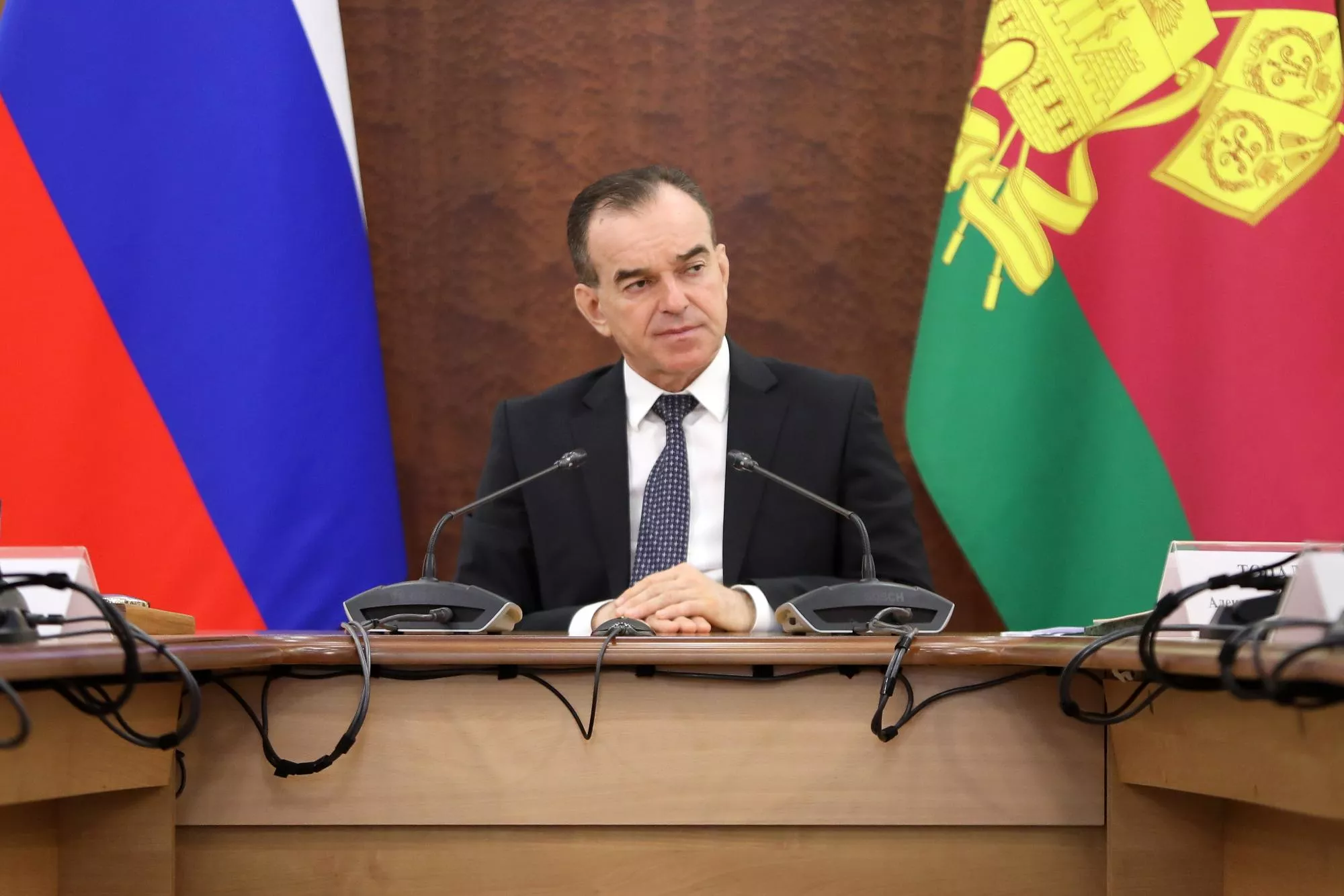 Губернатор Вениамин Кондратьев: «Без внимания не должен остаться ни один поступивший на «Прямую линию» вопрос»