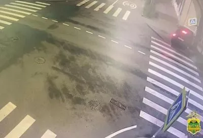 В Сочи пьяный угонщик не справился с управлением и врезался в столб