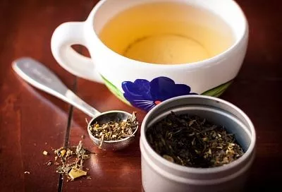 Забыла про отеки на ногах и руках, с тех пор как стала пить «дренажные» напитки, которые сама же и готовлю